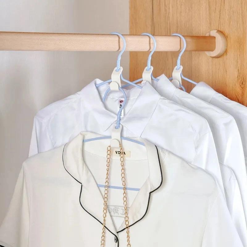 Overlapping clothes hook